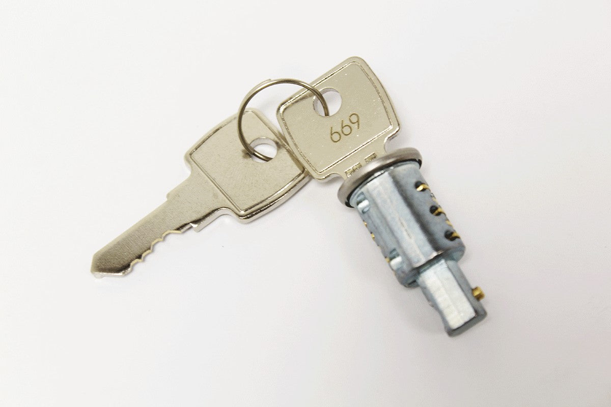 Barrel & Keys - Defender rear door & SIII